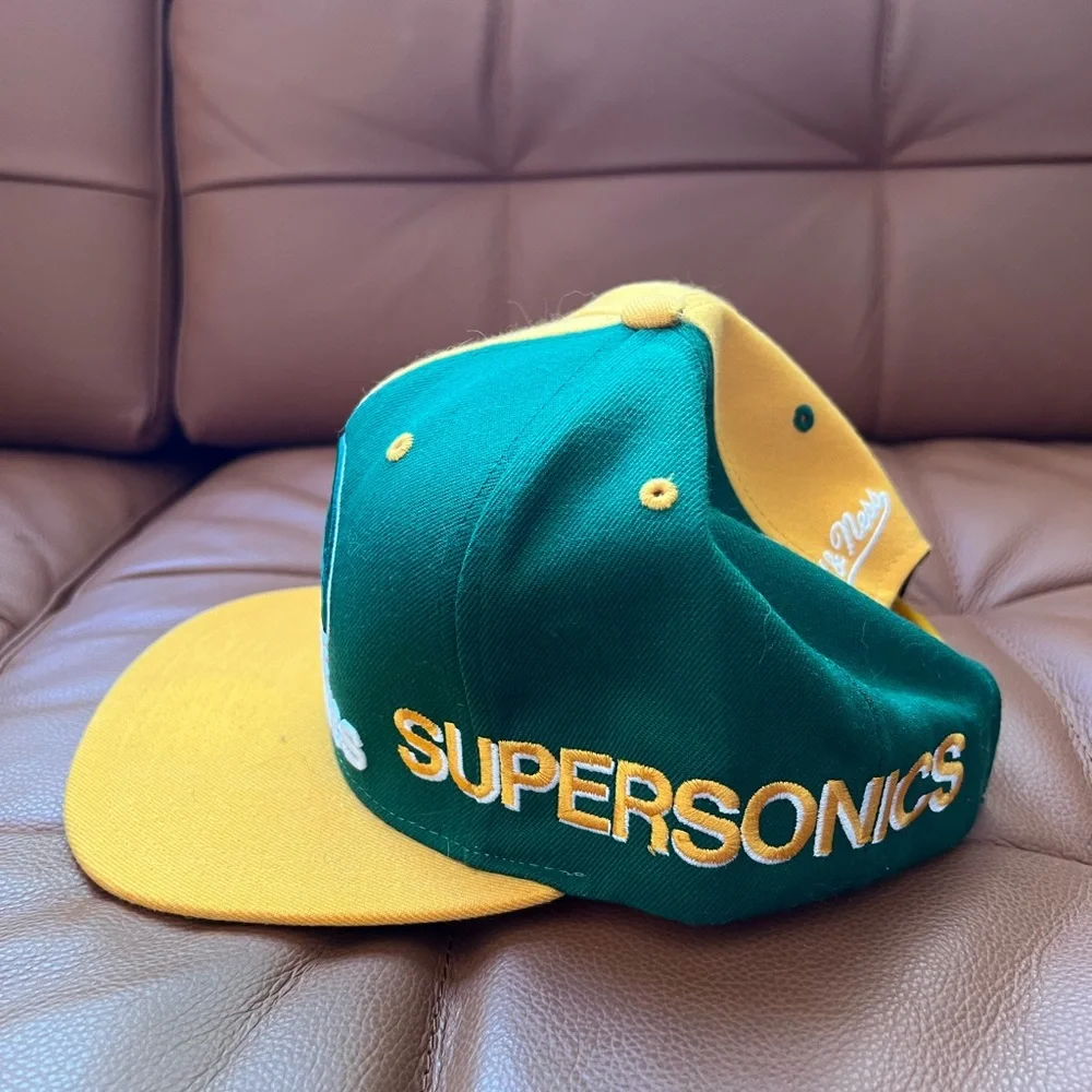 Seattle FlatBill #hat #flatbill #seattlesupersonics #sportsapparel #seattle - Picture 3 of 4